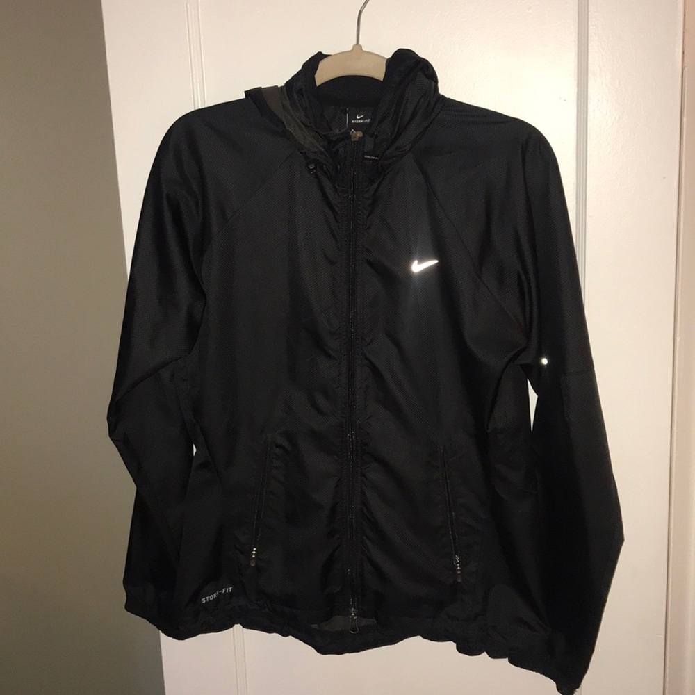 Nike Storm Fit Windbreaker